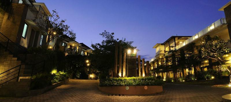 Parkside Denbukit Residence & Suite Jimbaran Ngoại thất bức ảnh