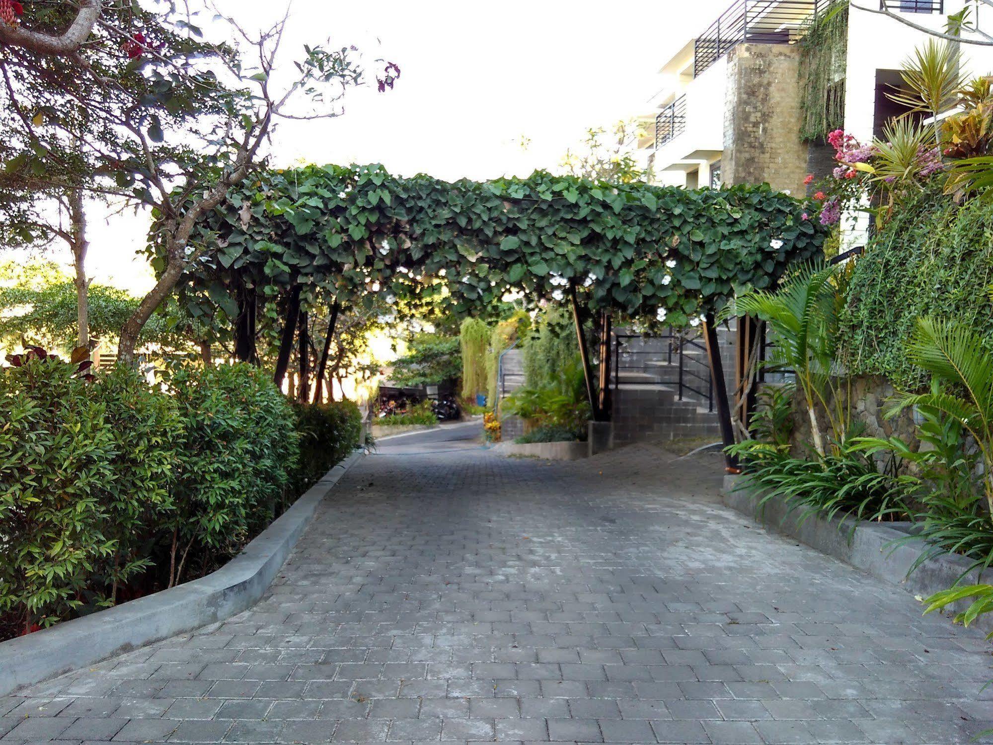 Parkside Denbukit Residence & Suite Jimbaran Ngoại thất bức ảnh